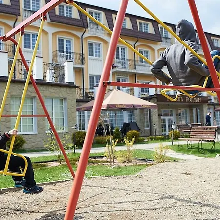 Bogdan Hotel *